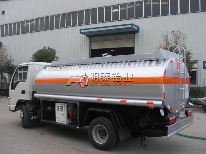 明泰鋁業(yè)：采用鋁合金材質(zhì)的油罐車(chē)罐體更安全