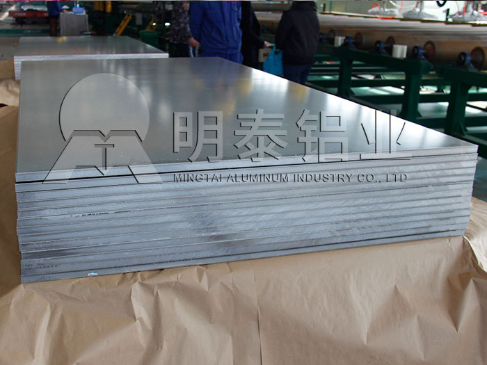 機(jī)箱機(jī)柜用5052鋁板多少錢一噸，明泰優(yōu)惠報價分析