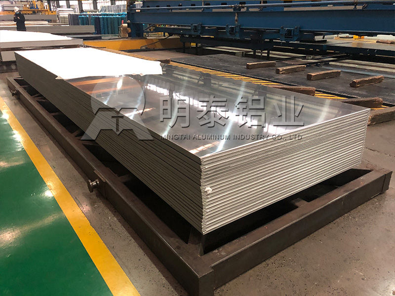 明泰汽車前后蓋用5182鋁板，是汽車用鋁優(yōu)選廠家