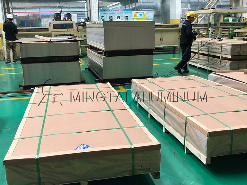 食品模具用鋁板對(duì)于中厚鋁板衛(wèi)生標(biāo)準(zhǔn)有啥要求？